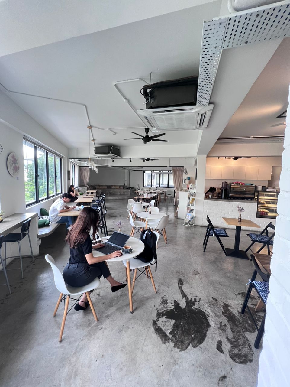 Cafe di Connaught KL Untuk Dijual